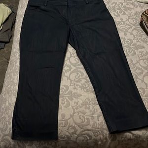 NY & Co flat front cropped trousers